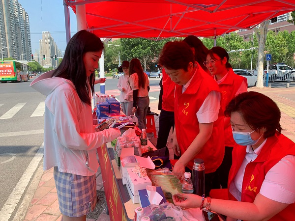 助力学子圆梦，践行国企担任  安徽AGGAME地产集团组织爱心助考公益活动